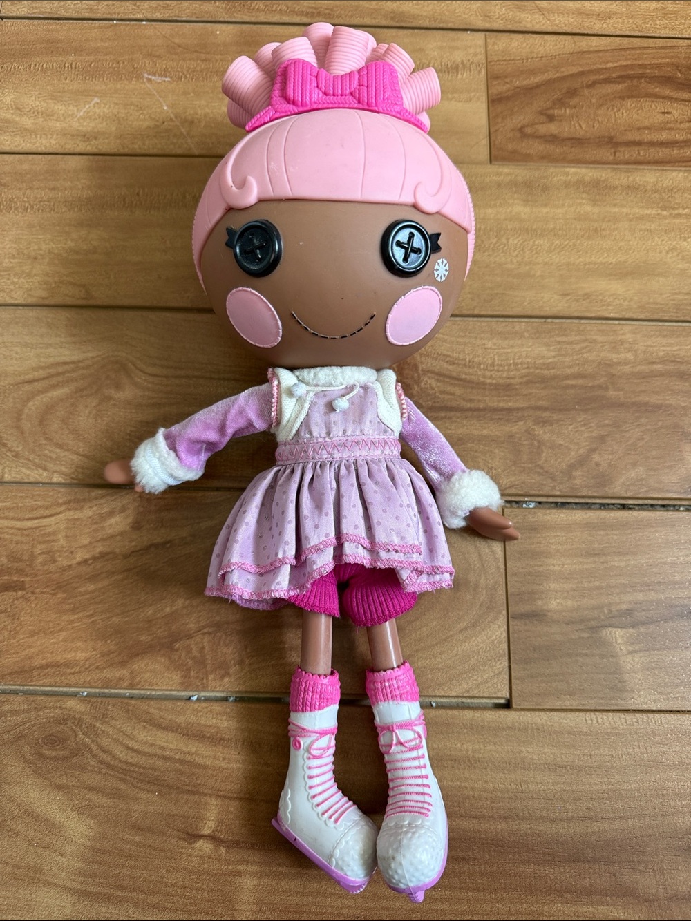 Lalaloopsy swirly figure eight